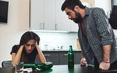 Неадекватное поведение при алкоголизме – Квинмед